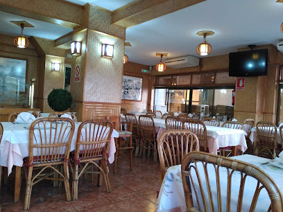 Restaurante Chino La Gran Muralla - Plaza Rafael Gibert, 34, 51001 Ceuta, Spain