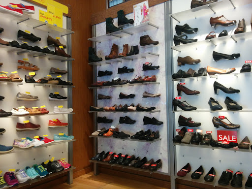 Shoe Store «The Walking Company - Downtown Seattle», reviews and photos, 1428 4th Ave, Seattle, WA 98101, USA