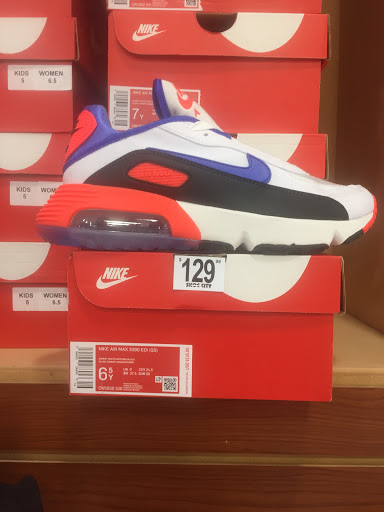 Shoe Store «Shoe City - Huntington Beach», reviews and photos, 8032 Warner Ave, Huntington Beach, CA 92647, USA