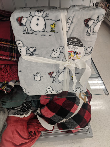 Department Store «Marshalls», reviews and photos, 2065 Verdugo Blvd, Montrose, CA 91020, USA