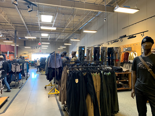 Camping Store «REI», reviews and photos, 11581 Fountains Dr, Maple Grove, MN 55369, USA