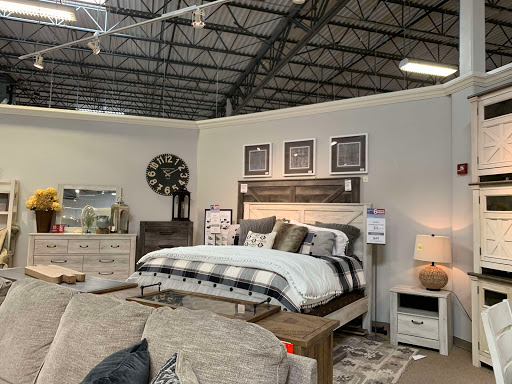 Furniture Store «Ashley HomeStore», reviews and photos, 7375 Jefferson Blvd, Louisville, KY 40219, USA