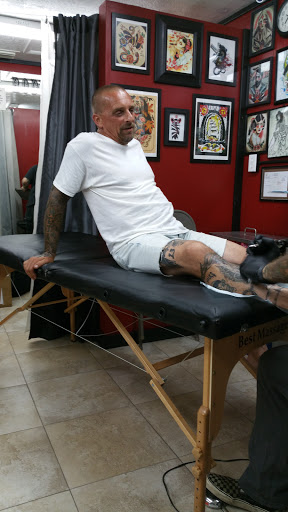 Tattoo Shop «Hold Fast Tattoo and Body Piercing», reviews and photos, 5153 S Ridgewood Ave, Port Orange, FL 32127, USA