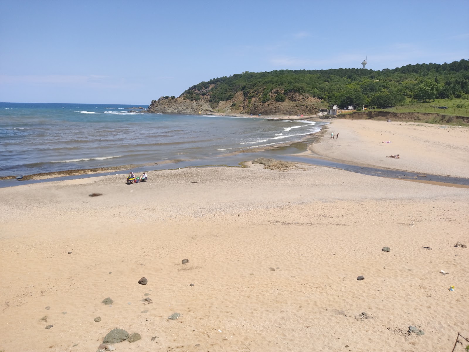 Φωτογραφία του Kabakoz Beach με φωτεινή άμμος επιφάνεια