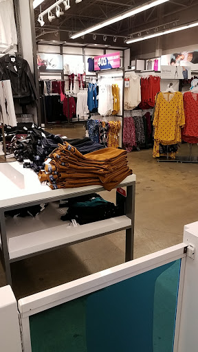 Clothing Store «Old Navy», reviews and photos, 3500 S Meridian, Puyallup, WA 98373, USA