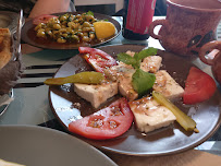 Plats et boissons du Restaurant turc Le Mezze du chef çig köfte à Paris - n°17