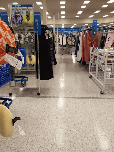Clothing Store «Ross Dress for Less», reviews and photos, 2325 Lancaster Dr NE, Salem, OR 97305, USA