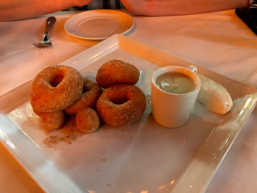 Bar «Meridian Restaurant & Bar», reviews and photos, 5694 N Meridian St, Indianapolis, IN 46208, USA