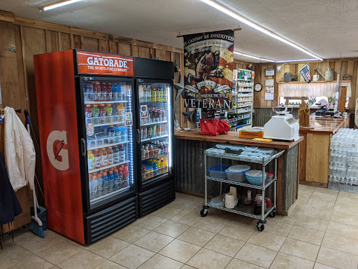 Me-Mom's Country Store & Restaurant