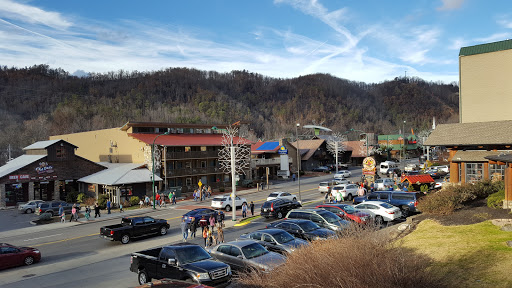 Outdoor Sports Store «Nantahala Outdoor Center Gatlinburg», reviews and photos, 1138 Parkway, Gatlinburg, TN 37738, USA