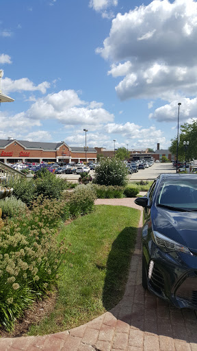 Grocery Store «Jewel-Osco», reviews and photos, 150 W Main St, Barrington, IL 60010, USA