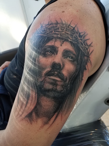 Tattoo Shop «Looking Glass Tattoos», reviews and photos, 207 Drum Point Rd, Brick, NJ 08723, USA