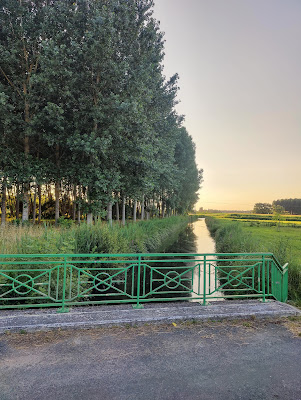 Aire de détente et de pêche du Pipelé à Pont-l'Abbé-d'Arnoult