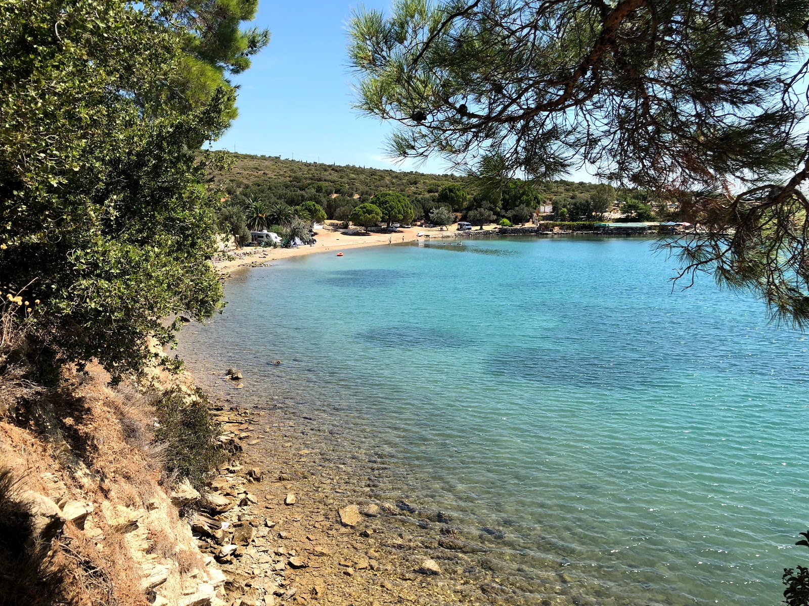 Foto von Huzur Kamp Beach mit brauner sand & felsen Oberfläche