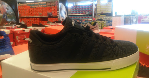 Shoe Store «Shoe Carnival», reviews and photos, 1620 Dogwood Dr SE, Conyers, GA 30013, USA