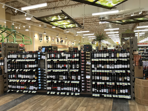 Grocery Store «Lowes Foods», reviews and photos, 1581 New Garden Rd, Greensboro, NC 27410, USA