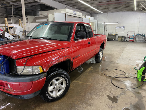 Auto Body Shop «Maaco Collision Repair & Auto Painting», reviews and photos, 1250 Cesar E Chavez Ave, Pontiac, MI 48340, USA