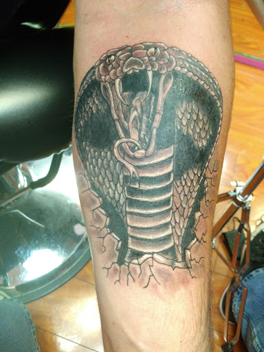 Tattoo Shop «Elite Ink Tattoo Studios», reviews and photos, 8602 N Telegraph Rd, Dearborn Heights, MI 48127, USA