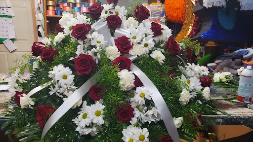 Florist «Davany Flowers & Pinatas», reviews and photos, 522 Cupples Rd, San Antonio, TX 78237, USA