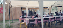Atmosphère du Restaurant ChezNini - La Guinguette à Cheffes - n°2