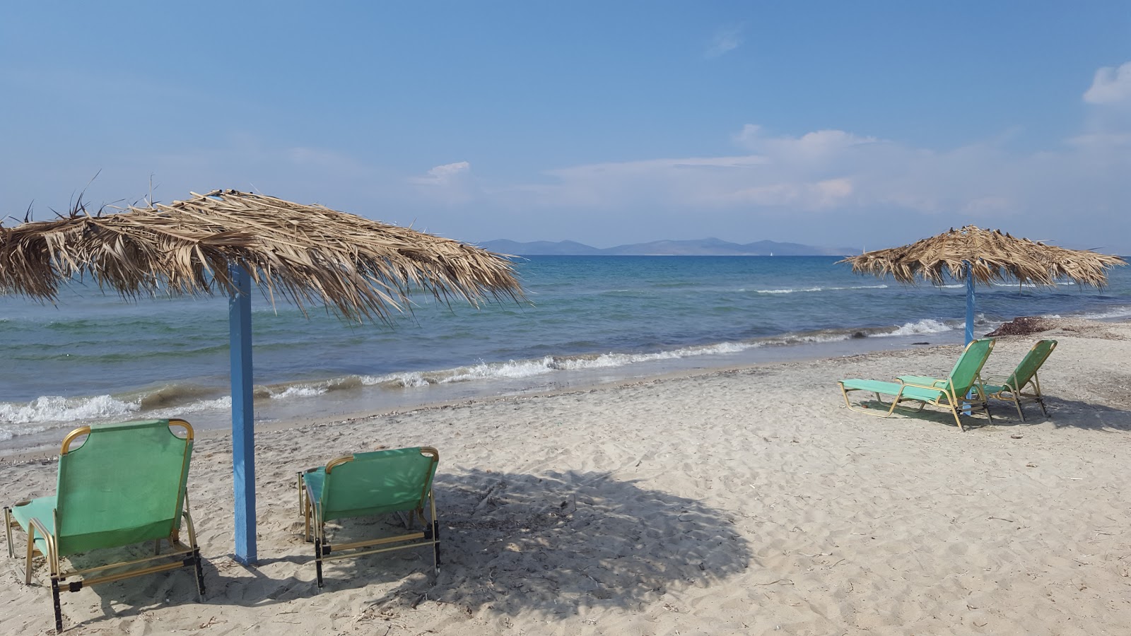 Troulos beach'in fotoğrafı imkanlar alanı