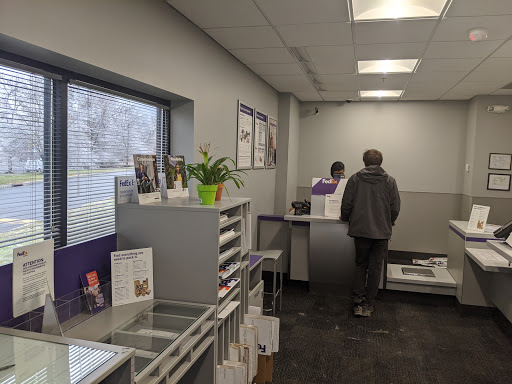 Shipping and Mailing Service «FedEx Ship Center», reviews and photos, 9 Melanie Ln, East Hanover, NJ 07936, USA