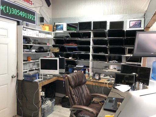 Computer Store «SMARTFIXTRONICS, Computer Phone Repair & SIM card Services.», reviews and photos, 7135 Collins Ave, Miami Beach, FL 33141, USA