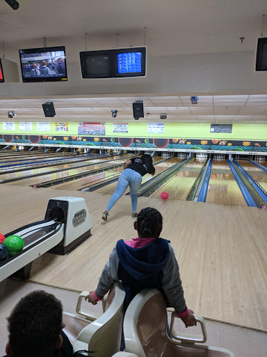 Bowling Alley «Franklin Bowling Center», reviews and photos, 1327 Armory Dr, Franklin, VA 23851, USA