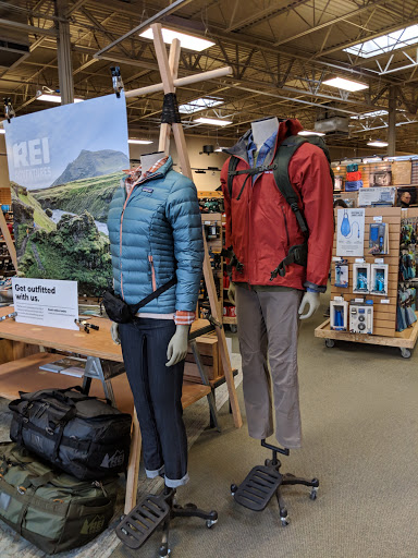 Camping Store «REI», reviews and photos, 970 W Eisenhower Pkwy, Ann Arbor, MI 48103, USA
