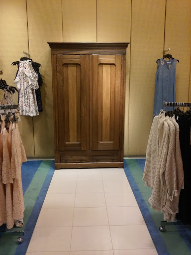 Department Store «Von Maur», reviews and photos, 2 Fountain Grass Dr, Lake St Louis, MO 63367, USA