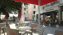 Atmosphère du Restaurant servant le petit-déjeuner Café de la Roquette à Arles - n°19