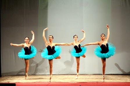 Istituto Nazionale Danza Davis Dance Via Leonardo Da Vinci, 3, 80017 Melito di Napoli NA, Italia