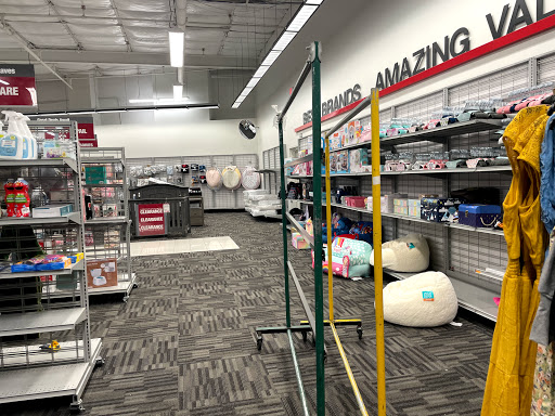 Clothing Store «Burlington Coat Factory», reviews and photos, 800 Barnum Avenue Cutoff, Stratford, CT 06614, USA