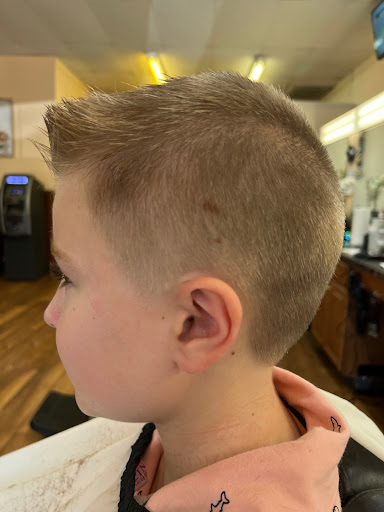 Barber Shop «Warrenton Family Barbershop», reviews and photos, 251 Lee Hwy #235, Warrenton, VA 20186, USA