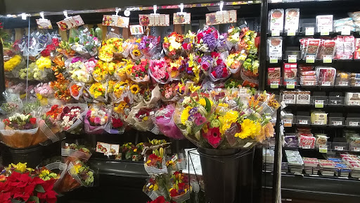 Grocery Store «Hannaford Supermarket», reviews and photos, 833 Central Ave, Dover, NH 03820, USA