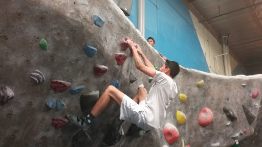 Rock Climbing Gym «Hangar 18 Indoor Climbing Gym - East Riverside», reviews and photos, 2111 Iowa Ave, Riverside, CA 92507, USA
