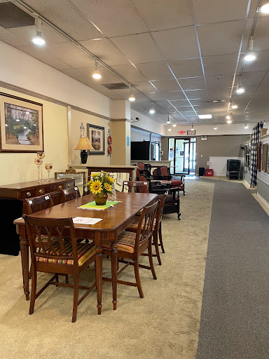 Thrift Store «Re-Uzit Shop of New Holland», reviews and photos, 707 W Main St, New Holland, PA 17557, USA