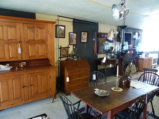Antique Furniture Store «Hogback Vintage», reviews and photos, 260 Langdell Rd, Johnson, VT 05656, USA