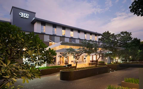 Hotel Santika Mataram image