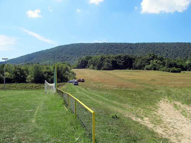 Hozzászólások és értékelések az Estadio Santa Cruz de Pilis-ról