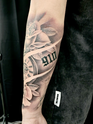 Find tattoo skull ideas for your next unique tattoo in Bayside at Hao Tattoo 