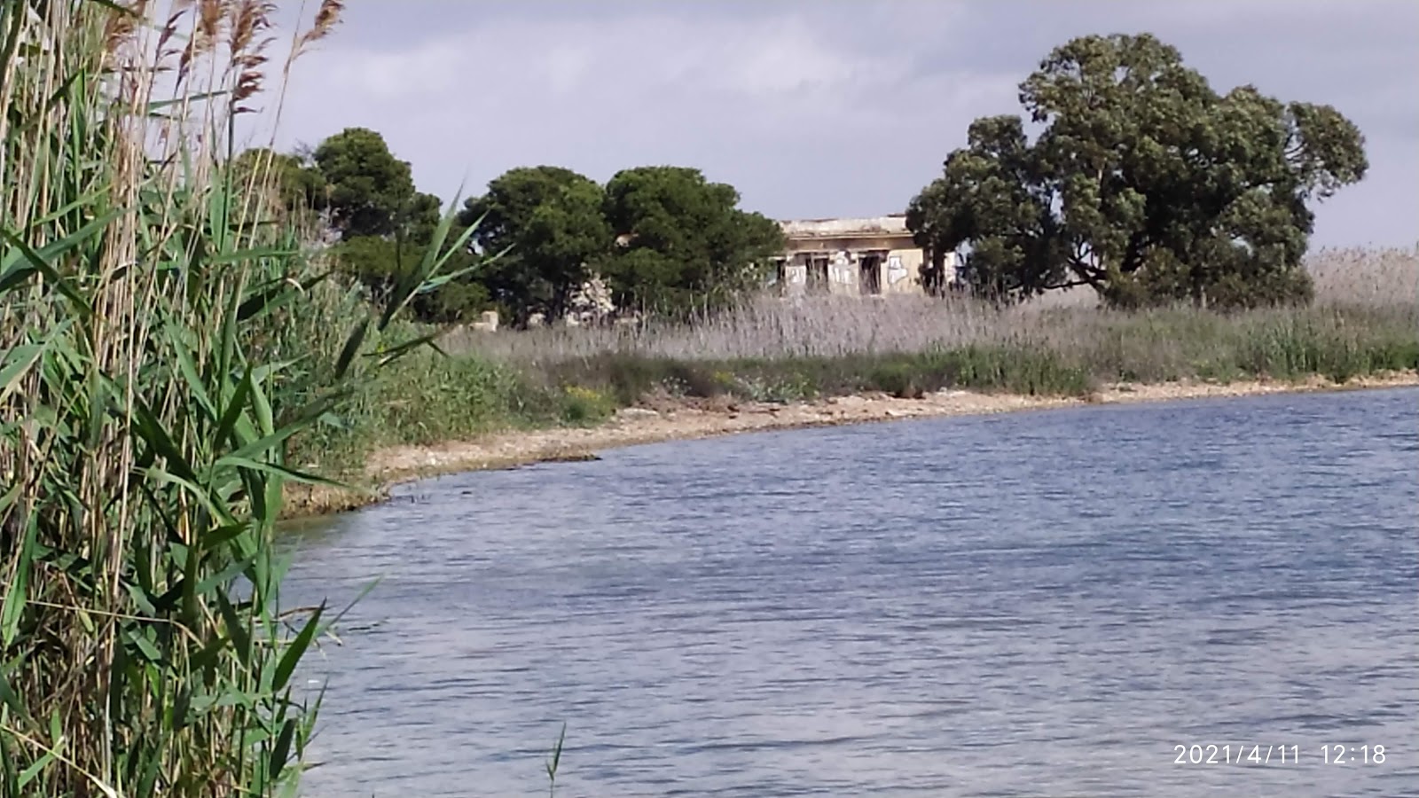 Fotografija Playa el Carmoli 2 z modra voda površino