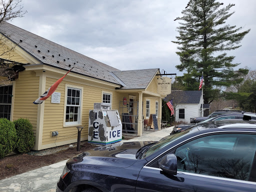 General Store «JJ Hapgood General Store & Eatery», reviews and photos, 305 Main St, Peru, VT 05152, USA