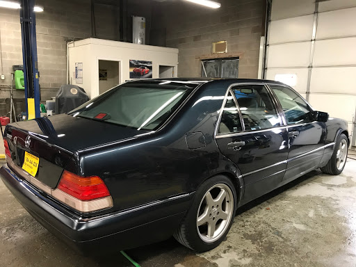 Auto Repair Shop «Rizza Body Shop», reviews and photos, 485 S River Rd, Des Plaines, IL 60016, USA