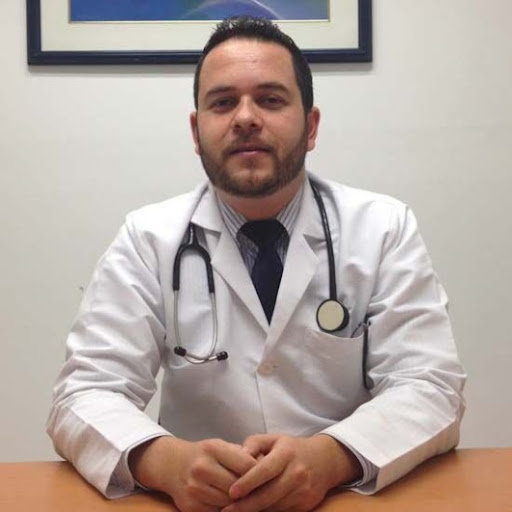 Dr. Juan Carlos Garcia Yañez, Nefrólogo