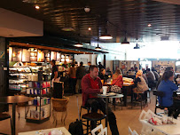 Atmosphère du Café Starbucks aéroport Marseille Hall 1 à Marignane - n°16