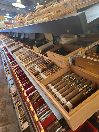 Cigar Shop «Corona Cigar Company & Montecristo Lounge», reviews and photos, 1130 Townpark Ave, Lake Mary, FL 32746, USA