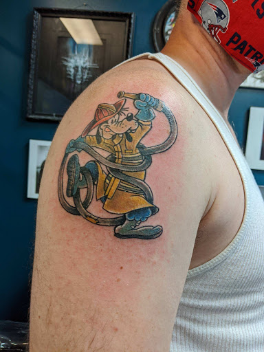 Tattoo Shop «SHOGUN TATTOO», reviews and photos, 326 S Broadway, Salem, NH 03079, USA