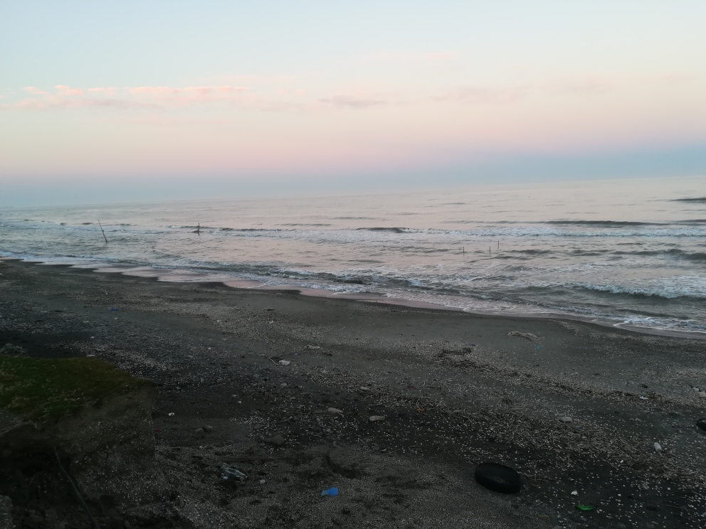 Foto de Astara Beach II com água turquesa superfície