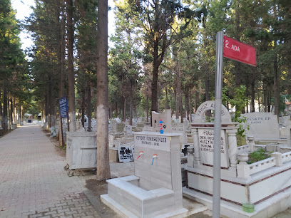 Şenlikköy Mezarlığı